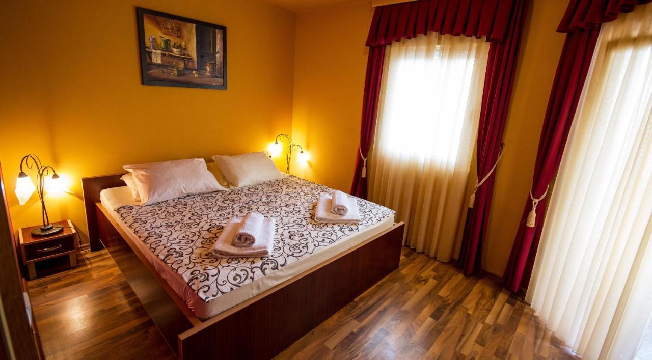 Apart Hotel Samardzic Τίβατ Δωμάτιο φωτογραφία
