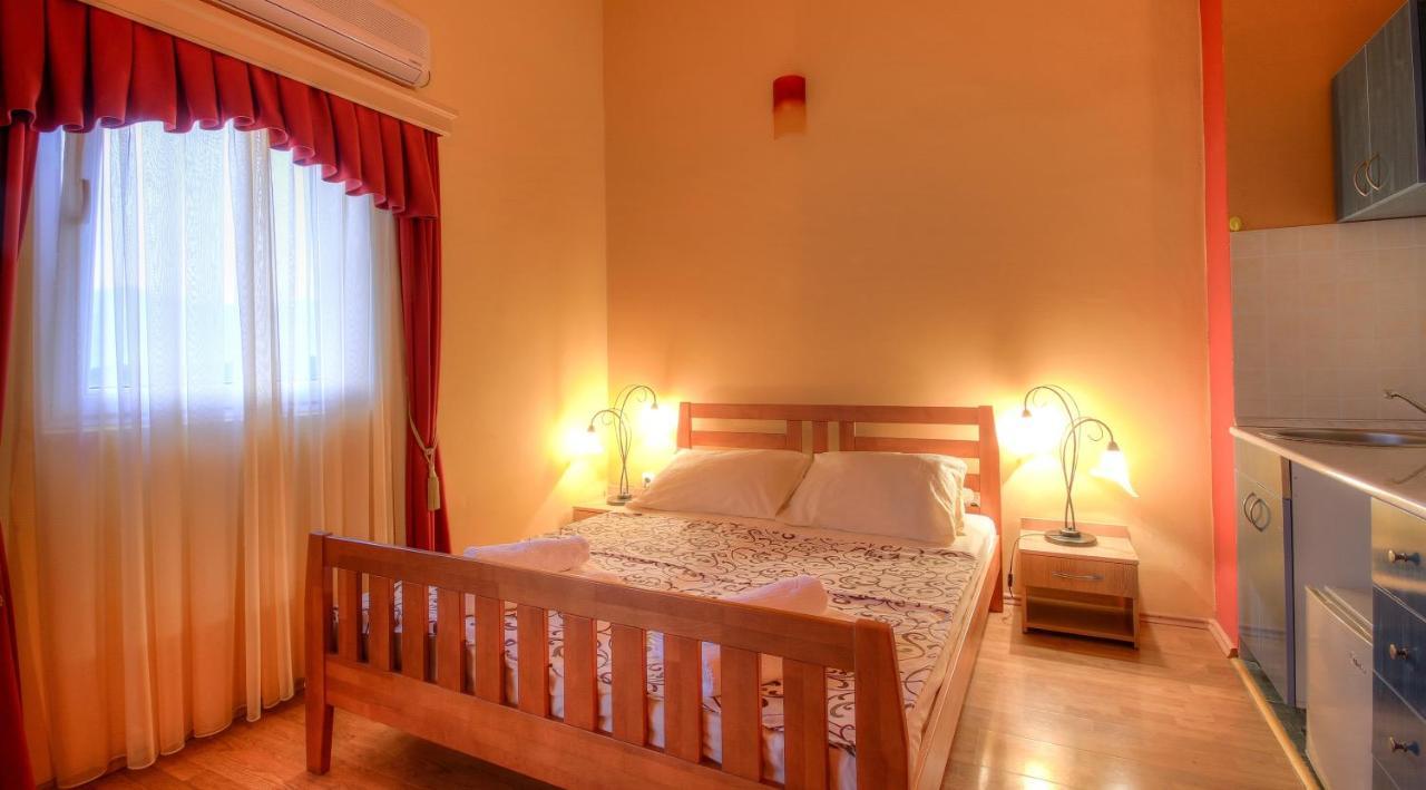 Apart Hotel Samardzic Τίβατ Δωμάτιο φωτογραφία