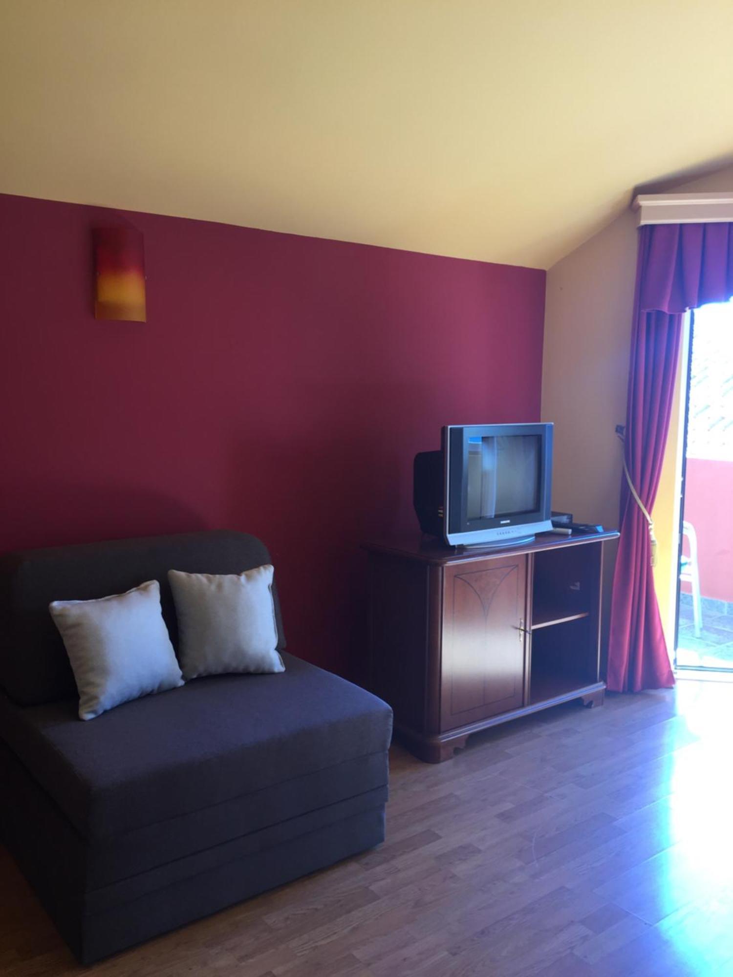 Apart Hotel Samardzic Τίβατ Εξωτερικό φωτογραφία